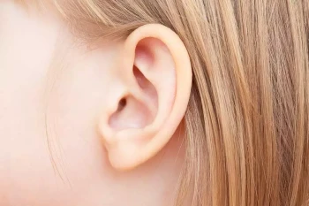 What are the signs of an ear infection